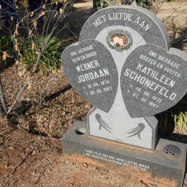 JORDAAN Werner 1974-1997 :: SCHÖNEFELD Kathleen 1975-1997