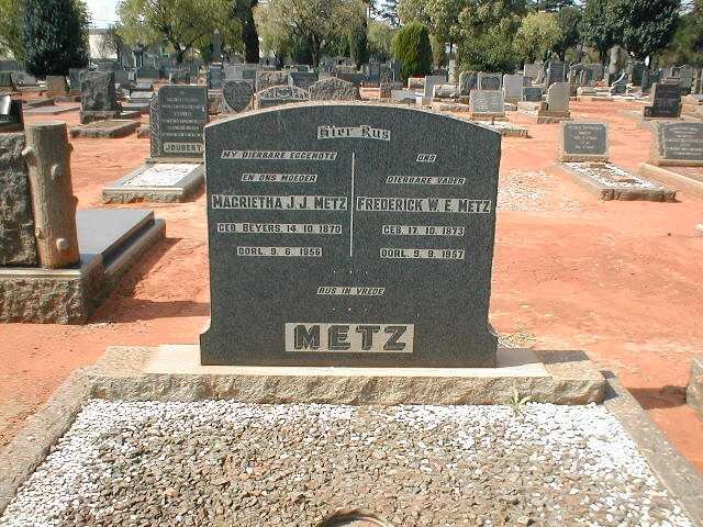 METZ Frederick W.E. 1873-1957 &amp; Magrietha J.J. BEYERS 1870-1956