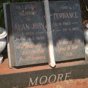 MOORE Alan John 1958-1980 :: MOORE Terrance 1964-1995
