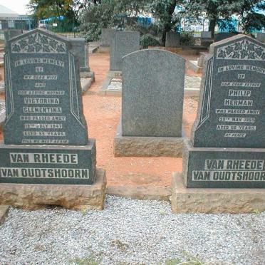 OUDTSHOORN Philip Herman, van Rheede van  -1956 &amp; Victorina Clementina -1947