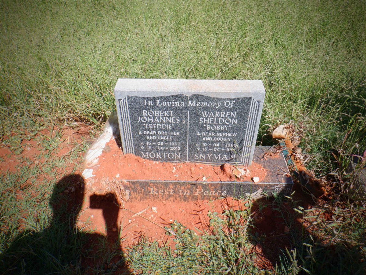 MORTON Robert Johannes 1960-2013 :: SNYMAN Warren Sheldon 1985-19??