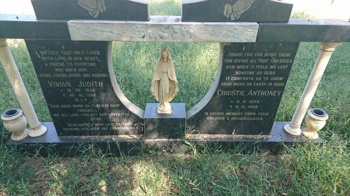 OLSEN Christie Anthoney 1934-1995 &amp; Vivian Judith 1936-1992