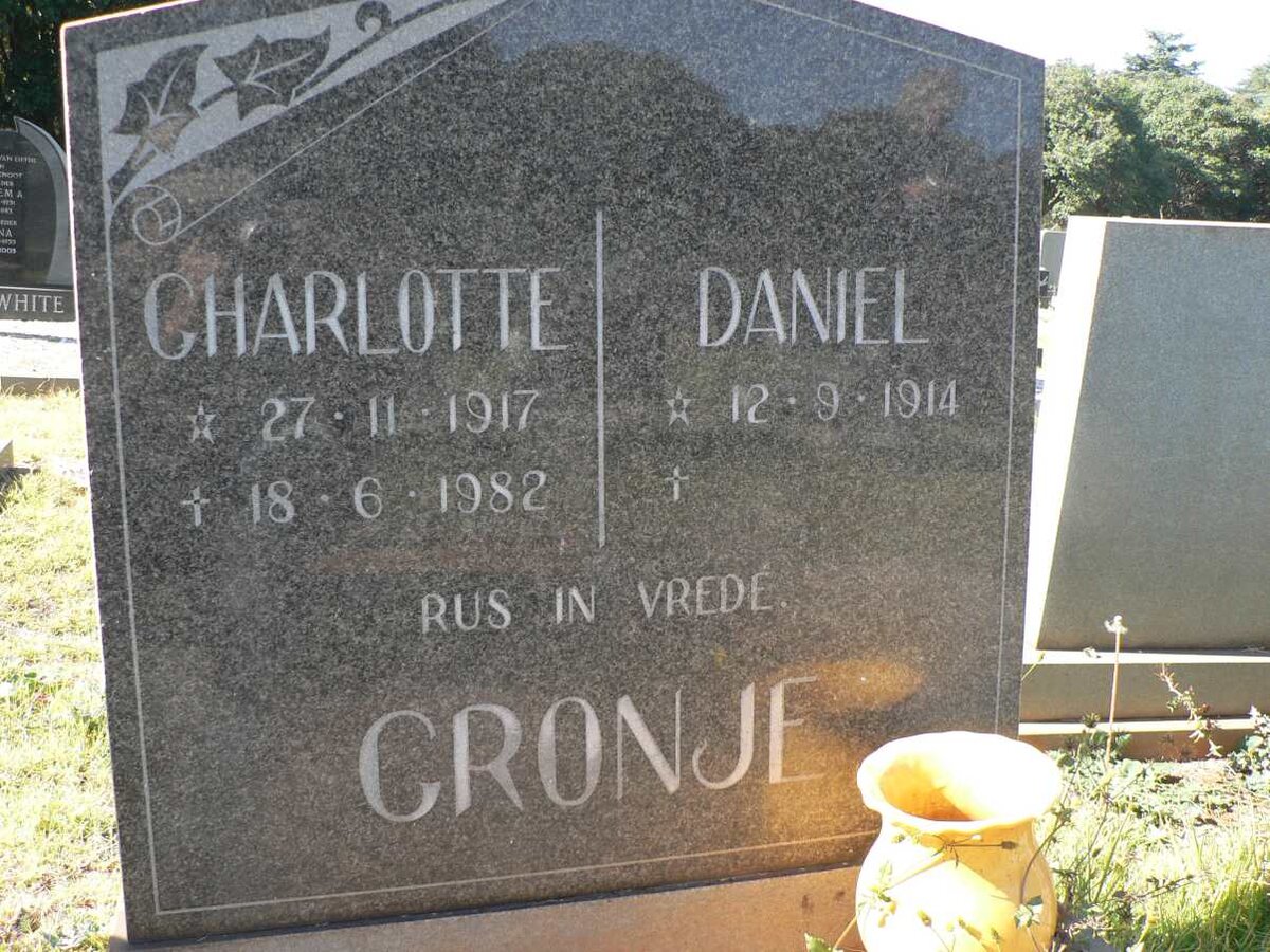 CRONJE Daniel 1914- &amp; Charlotte 1917-1982