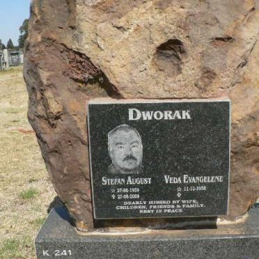 DWORAK Stefan August 1959-2009 &amp; Veda Evangelene 1958-