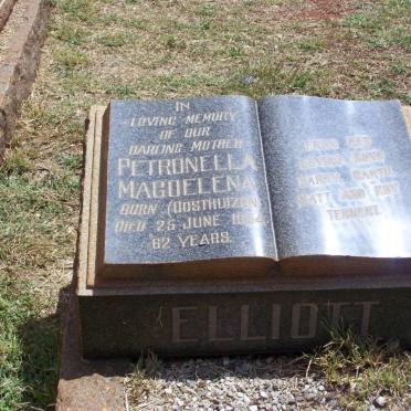 ELLIOTT Petronella Magdalena nee OOSTHUIZEN :: TERNENT Matthew John 1921-2000 