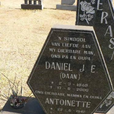 ERASMUS Daniel J.E. 1940-2000 &amp; Antoinette 1942-