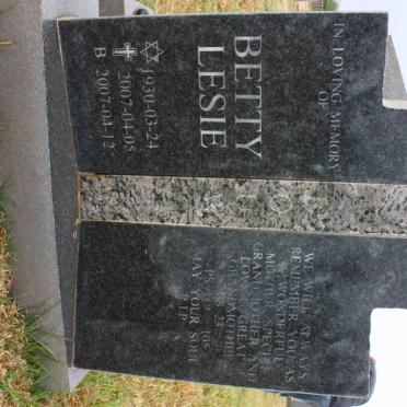 LOUW Betty Leslie 1930-2007