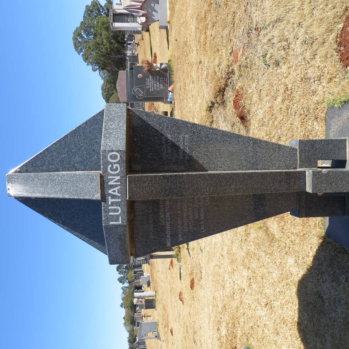 LUTANGO Cathrine Mgadiwezintombi 1930-2008