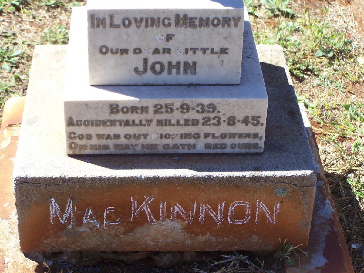 MacKINNON John 1939-1945