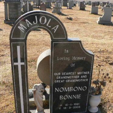 MAJOLA Nombono Bonnie 1921-2005