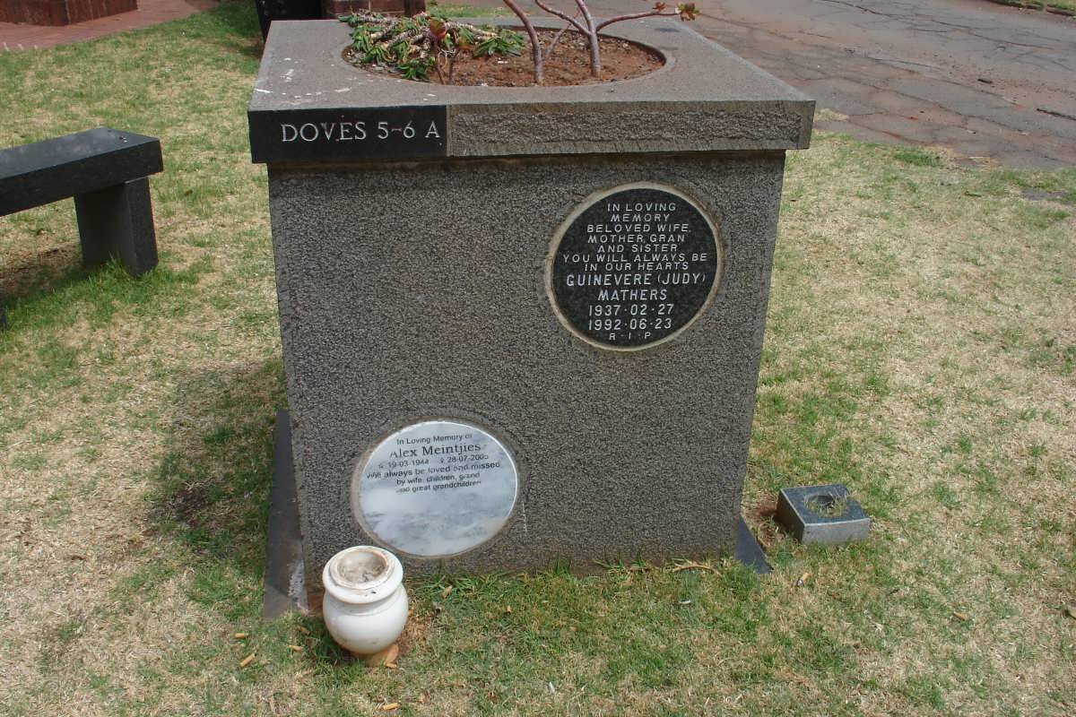 MATHERS Guinevere 1937-1992 :: MEINTJIES Alex 1944-200?