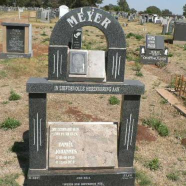 MEYER Daniel Johannes 193?-2010