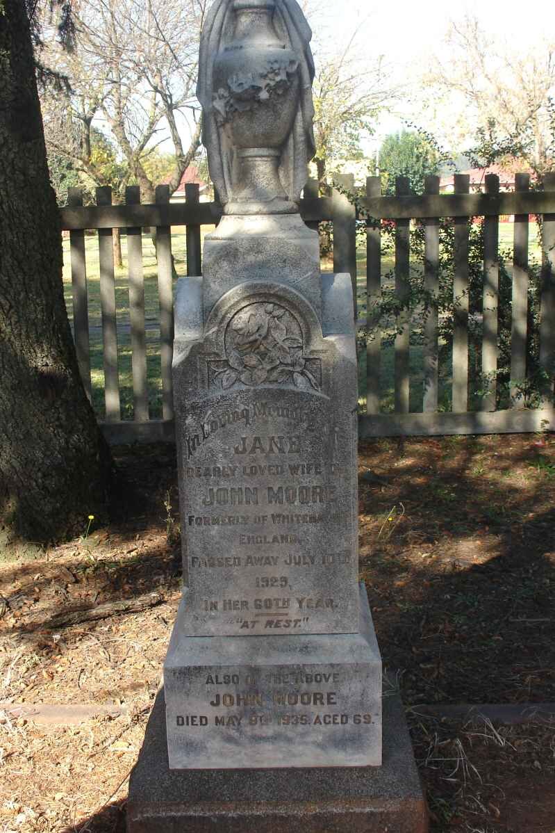 MOORE John -1935 &amp; Jane -1925