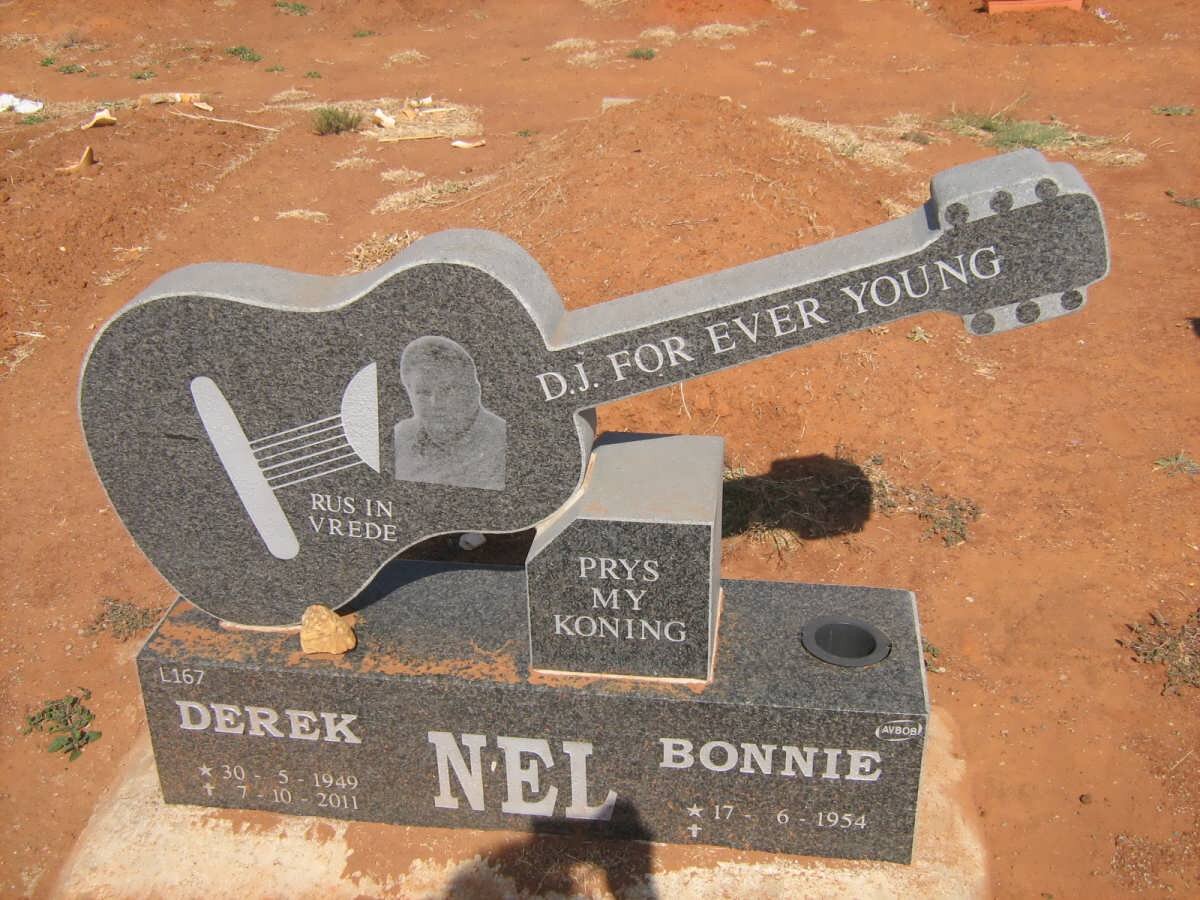 NEL Derek 1949-2011  Bonnie 1954-