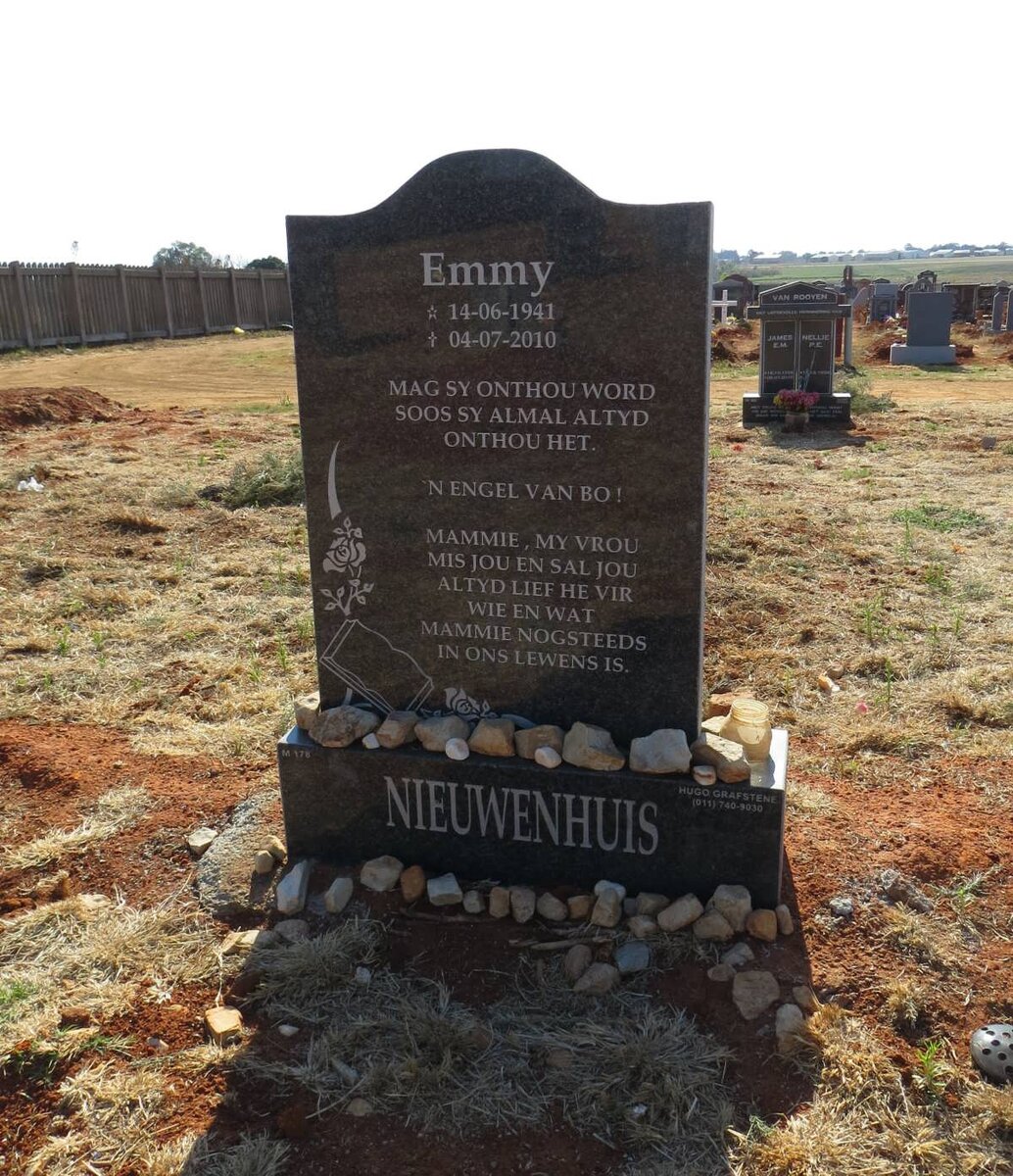 NIEUWENHUIS Emmy 1941-2010