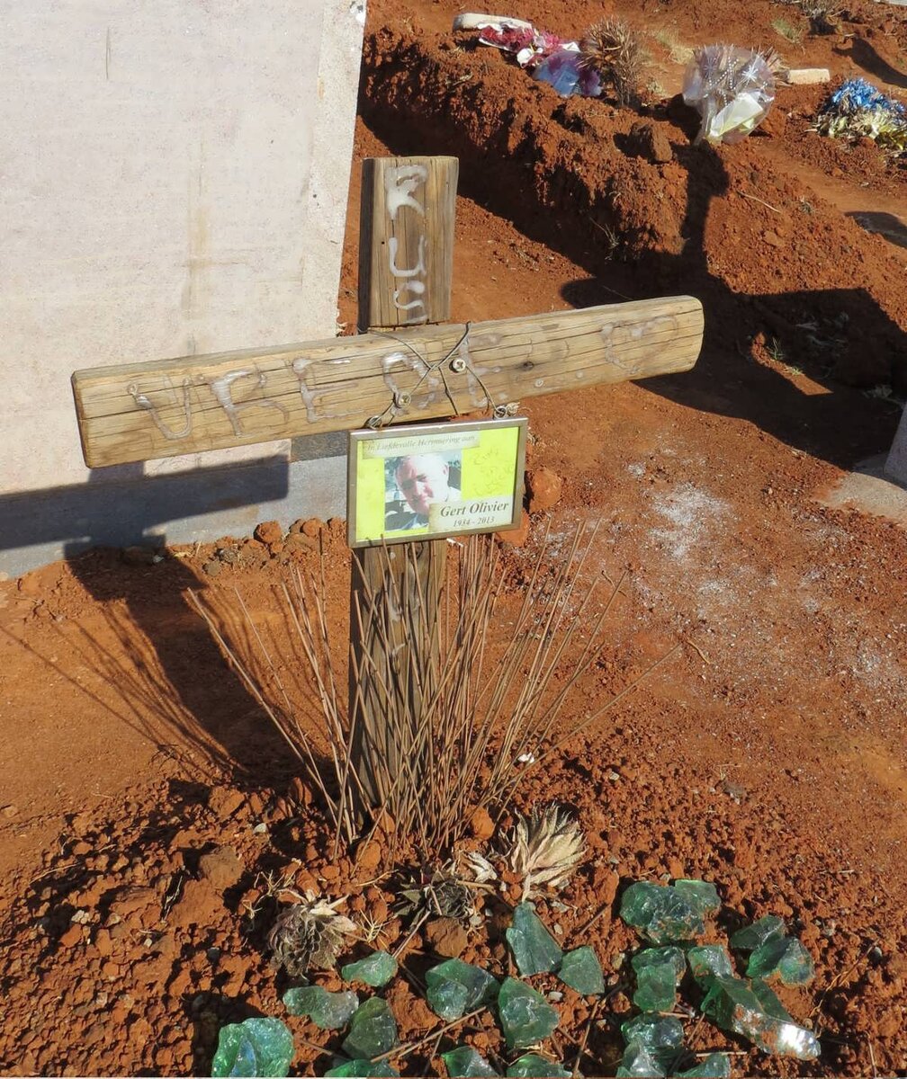 OLIVIER Gert 1934-2013