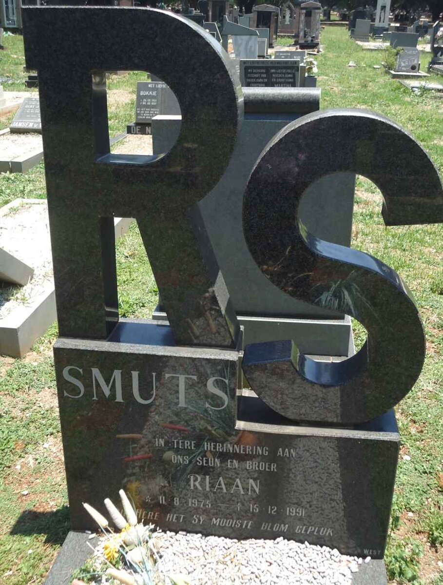 SMUTS Riaan 1975-1991