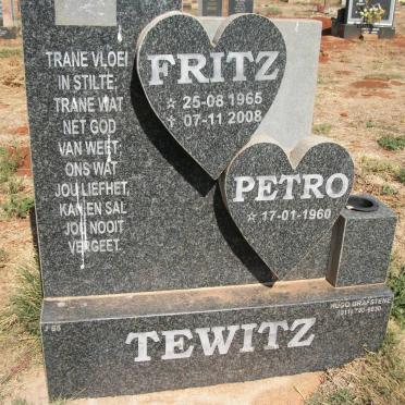 TEWITZ Fritz 1965-2008 &amp; Petro 1960