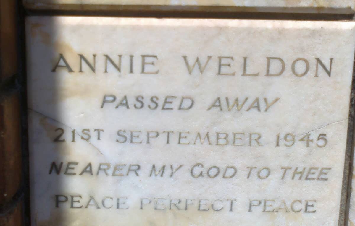 WELDON Annie -1945
