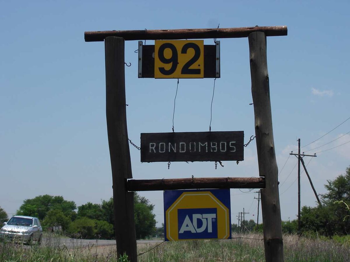 2. Boschkop cemetery entrance