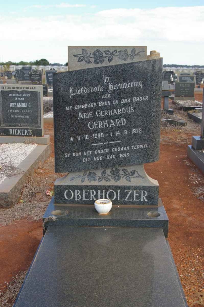 OBERHOLZER Arrie Gerhardus Gerard 1948-1972