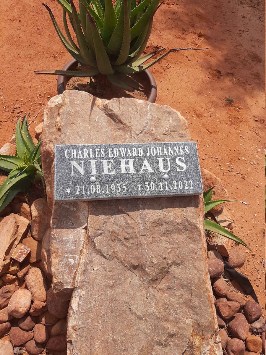 NIEHAUS Charles Edward Johannes 1935-2022
