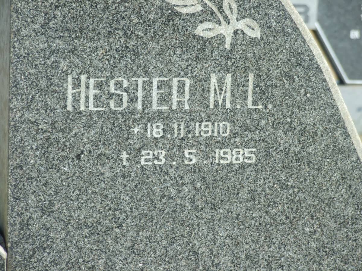 MOLL Hester M.L. 1910-1985