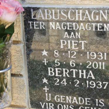 LABUSCHAGNE Piet 1931-2011 &amp; Bertha 1937-