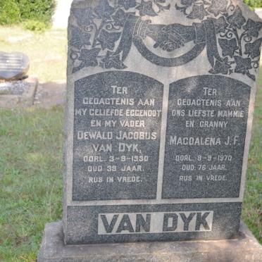 DYK Dewald Jacobus, van -1930 &amp; Magdalena J.F. -1970