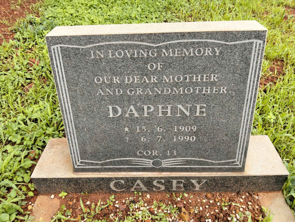CASEY Daphne 1909-1990