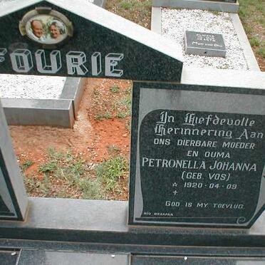 FOURIE Dirk Cornelis 1917-1987 &amp; Petronella Johanna VOS 1920- _2