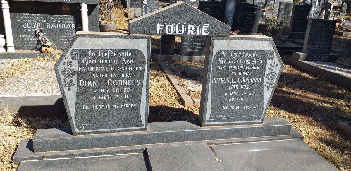 FOURIE Dirk Cornelis 1917-1987 & Petronella Johanna VOS 1920-2017