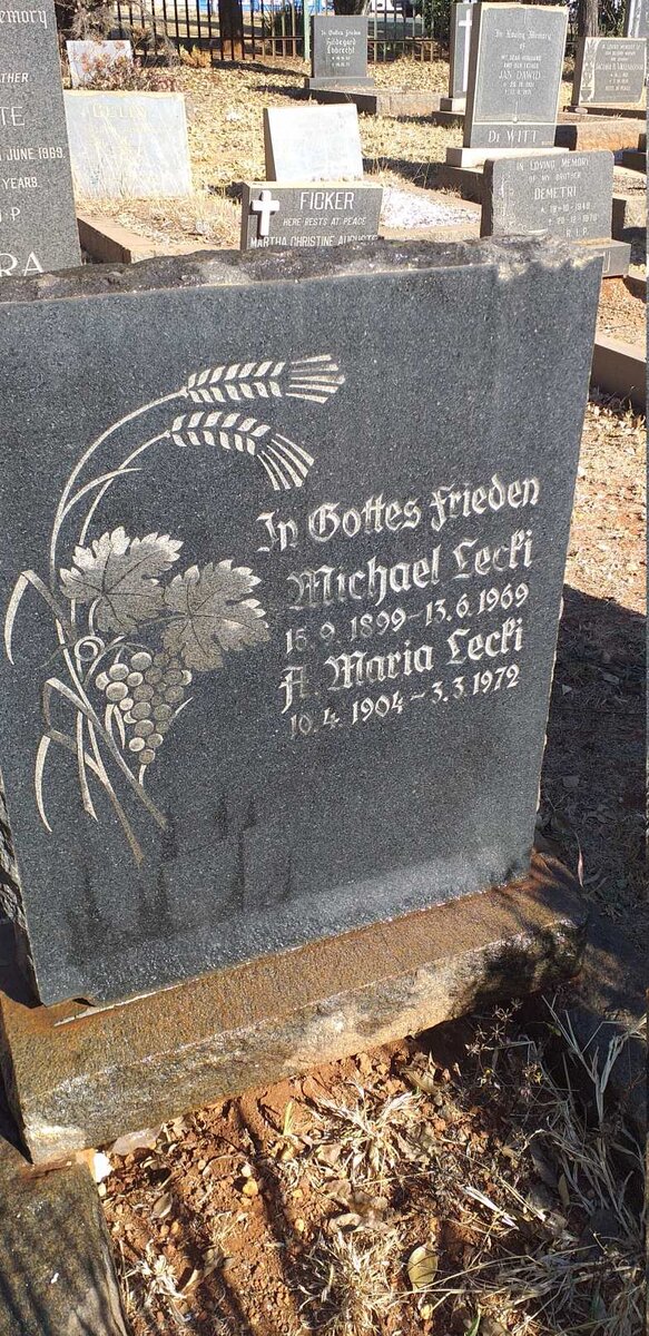 LECFI Michael 1899-1969 & A. Maria 1904-1972