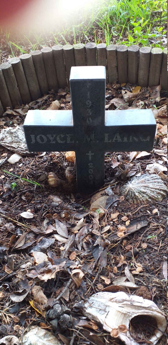 LAING Joyce M. 1930-2004