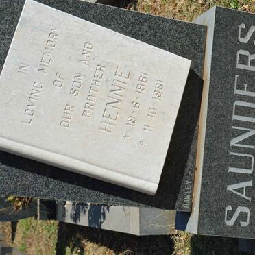 SAUNDERS Hennie 1961-1981
