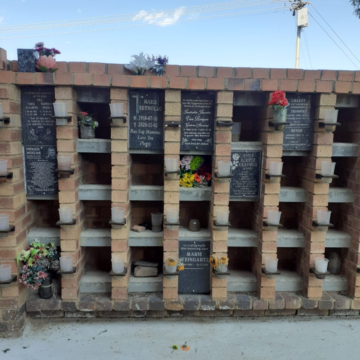 4. Oorsig/Overview Elsburg gedenkmuur