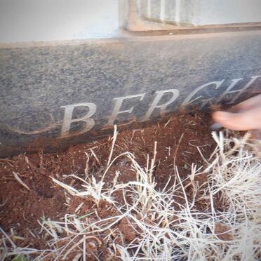 BERGH Willem Daniel F., van den 1897-1978 &amp; Hester D.P.P. 1902-1984