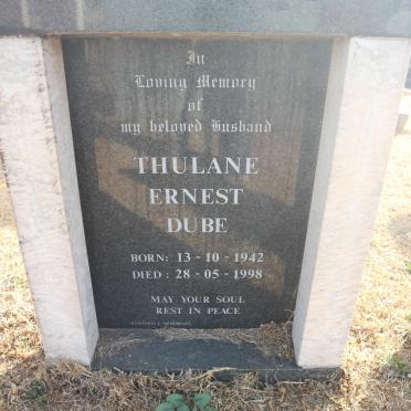 DUBE Thulane Ernest 1942-1998