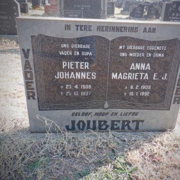 JOUBERT Pieter Johannes 1908-1997 &amp; Anna Magrieta E.J. 1909-1992