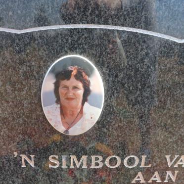 KLEINHANS Evert 1943-2019 &amp; Elaine 1945-2007 