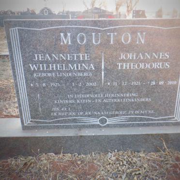 MOUTON Johannes Theodorus 1921-2010 &amp; Jeannette Wilhelmina LINDENBERG 1925-2002