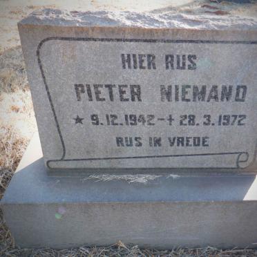 NIEMAND Pieter 1942-1972