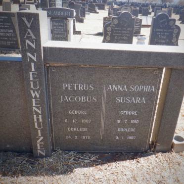 NIEUWENHUIZEN Petrus Jacobus, van 1907-1975 &amp; Anna Sophia Susara 1910-1997