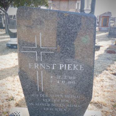 PIEKE Ernst 1931-1993