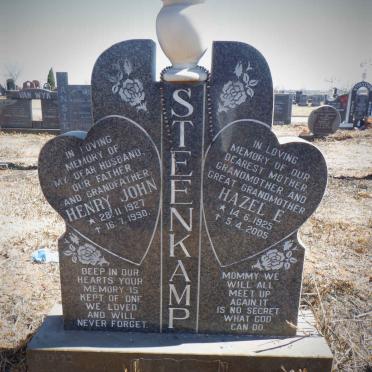 STEENKAMP Henry John 1927-1990 &amp; Hazel E. 1925-2009