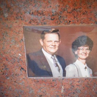 TRUTER Daniel D.B. 1941-2003 &amp; Hester H.E.J. 1946-2016