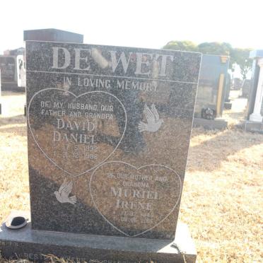 WET David Daniel, de 1932-1996 &amp; Muriel Irene 1940-2006