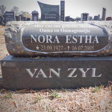 ZYL Nora Estha, van 1927-2005
