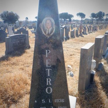 ? Petro 1936-1981 &amp; Adri 1938-