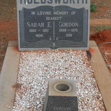 HOLDSWORTH Sarah E. 1868-1951 :: HOLDSWORTH Gordon 1896-1975